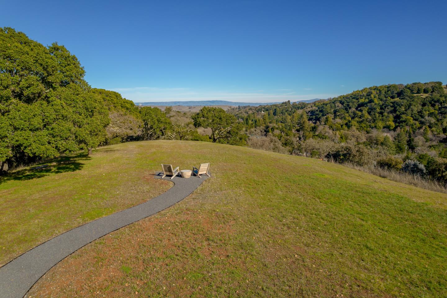 Detail Gallery Image 36 of 39 For 40 Firethorn Way, Portola Valley,  CA 94028 - 7 Beds | 7/2 Baths