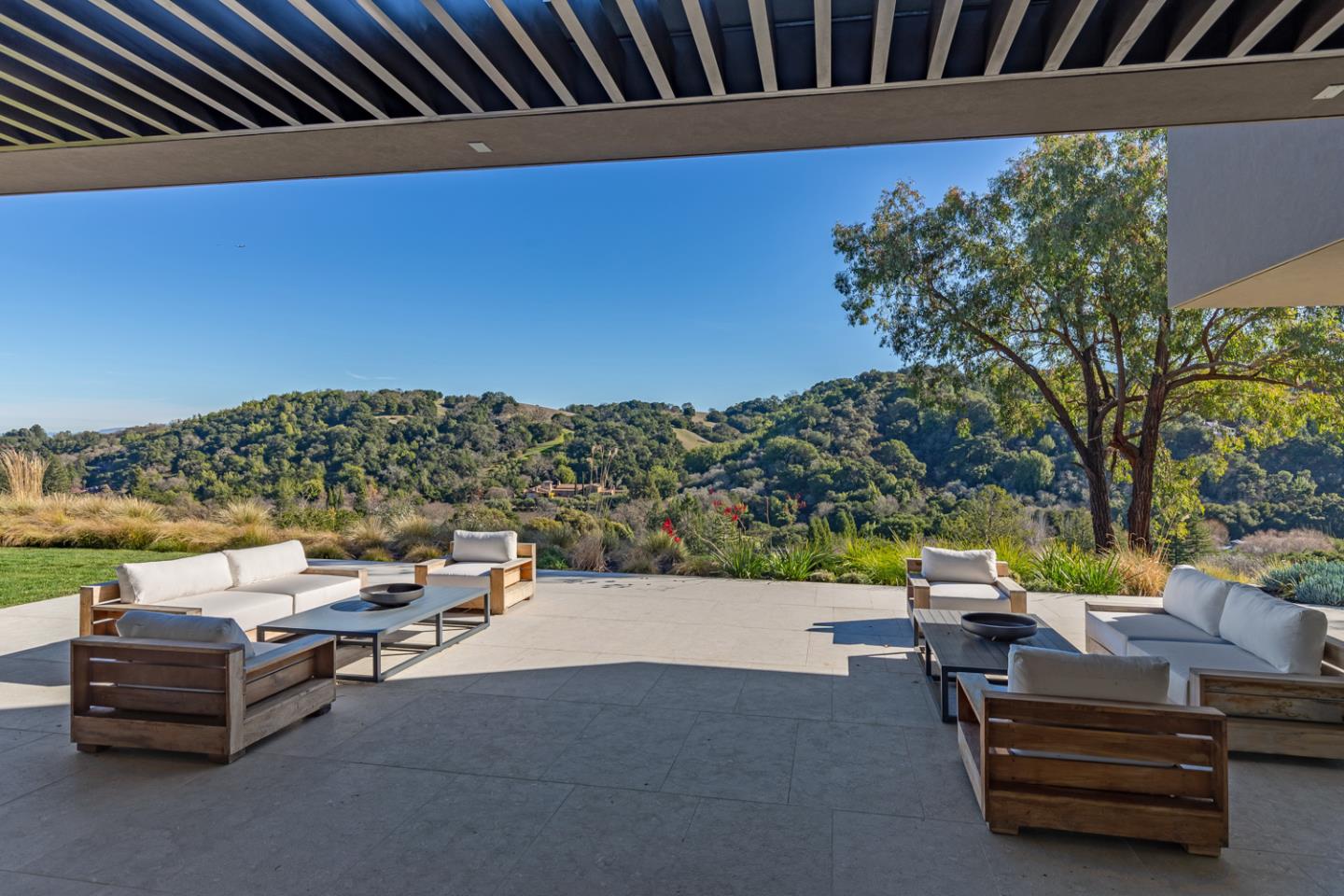 Detail Gallery Image 7 of 39 For 40 Firethorn Way, Portola Valley,  CA 94028 - 7 Beds | 7/2 Baths
