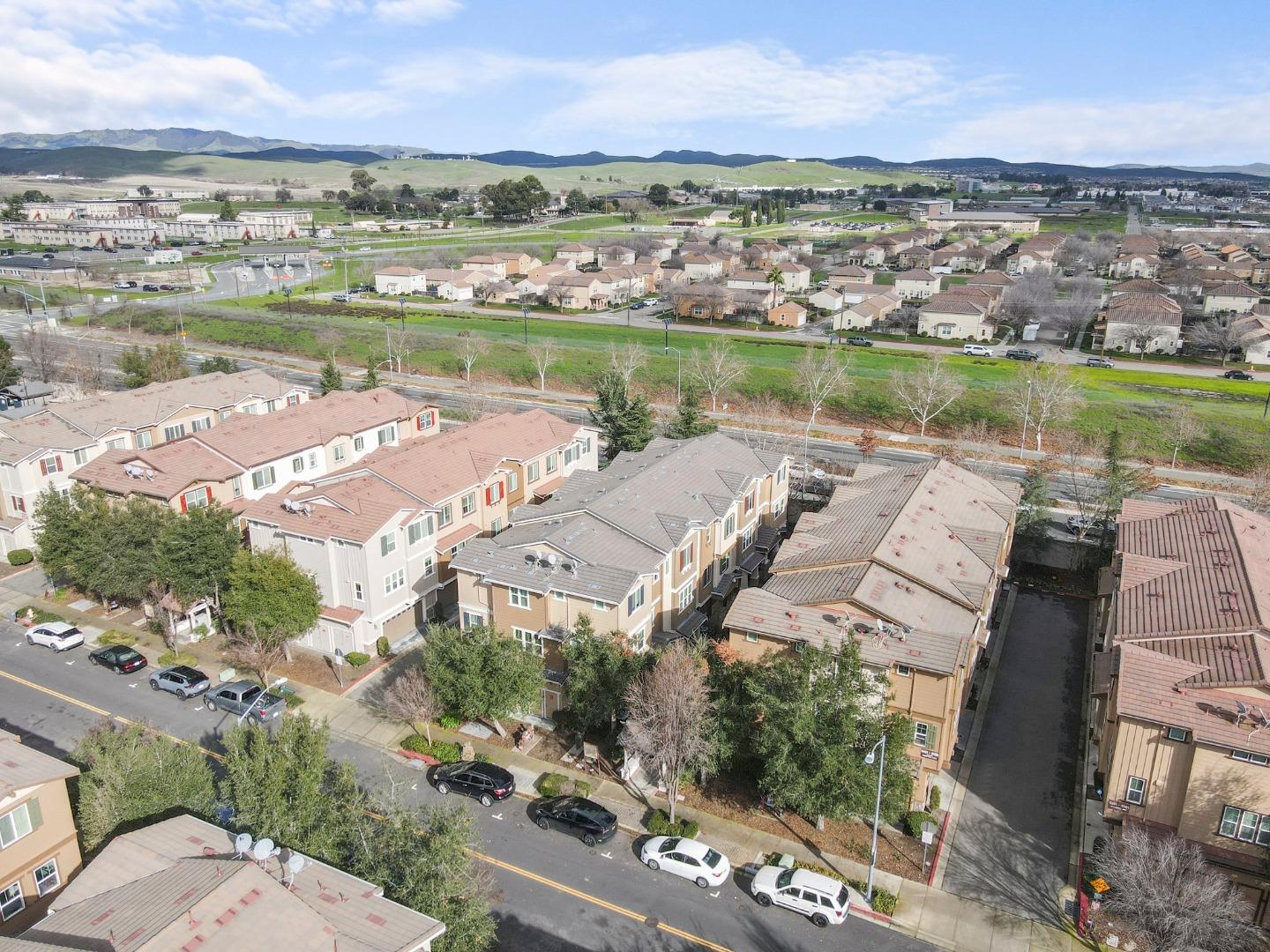 Detail Gallery Image 1 of 1 For 6675 S Mariposa Ln, Dublin,  CA 94568 - 3 Beds | 2/1 Baths