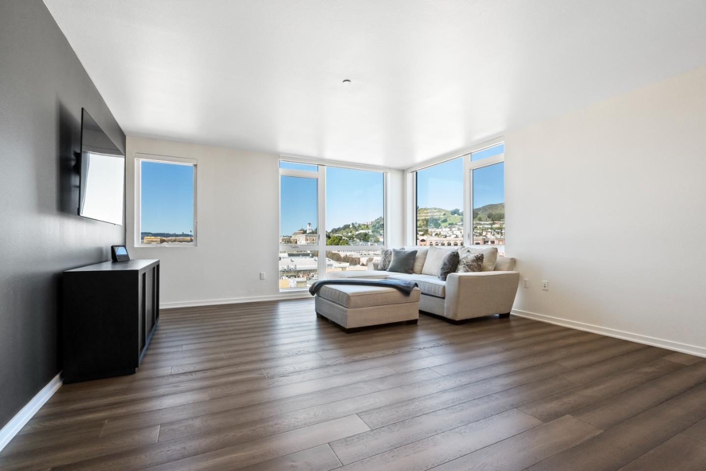 Detail Gallery Image 1 of 1 For 200 Linden Ave #700,  South San Francisco,  CA 94080 - 3 Beds | 2/1 Baths