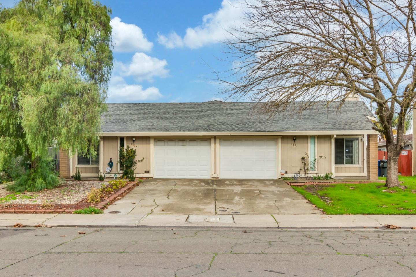 Detail Gallery Image 1 of 1 For 7831 53rd Ave, Sacramento,  CA 95828 - 2 Beds | 2 Baths