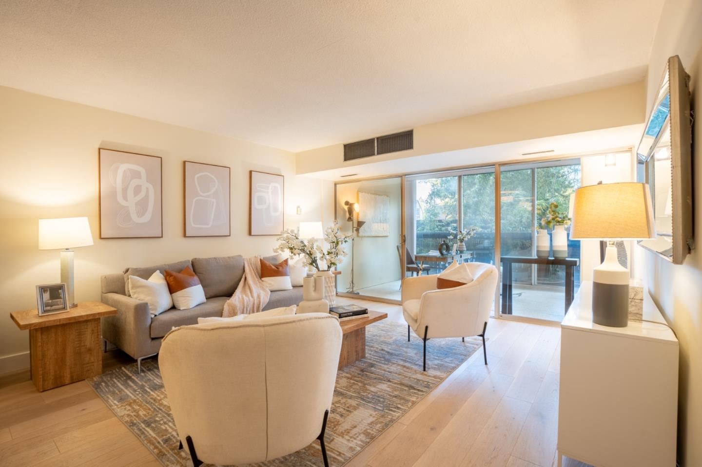Detail Gallery Image 1 of 1 For 101 Alma St #102,  Palo Alto,  CA 94301 - 1 Beds | 1 Baths