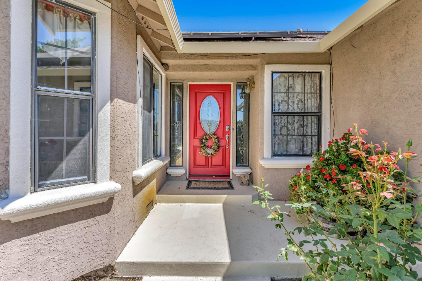 Detail Gallery Image 2 of 23 For 530 Lemos Ct, Hollister,  CA 95023 - 3 Beds | 2 Baths