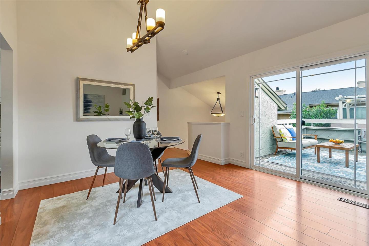 Detail Gallery Image 19 of 39 For 2124 Canoas Garden Ave #2,  San Jose,  CA 95125 - 2 Beds | 1/1 Baths