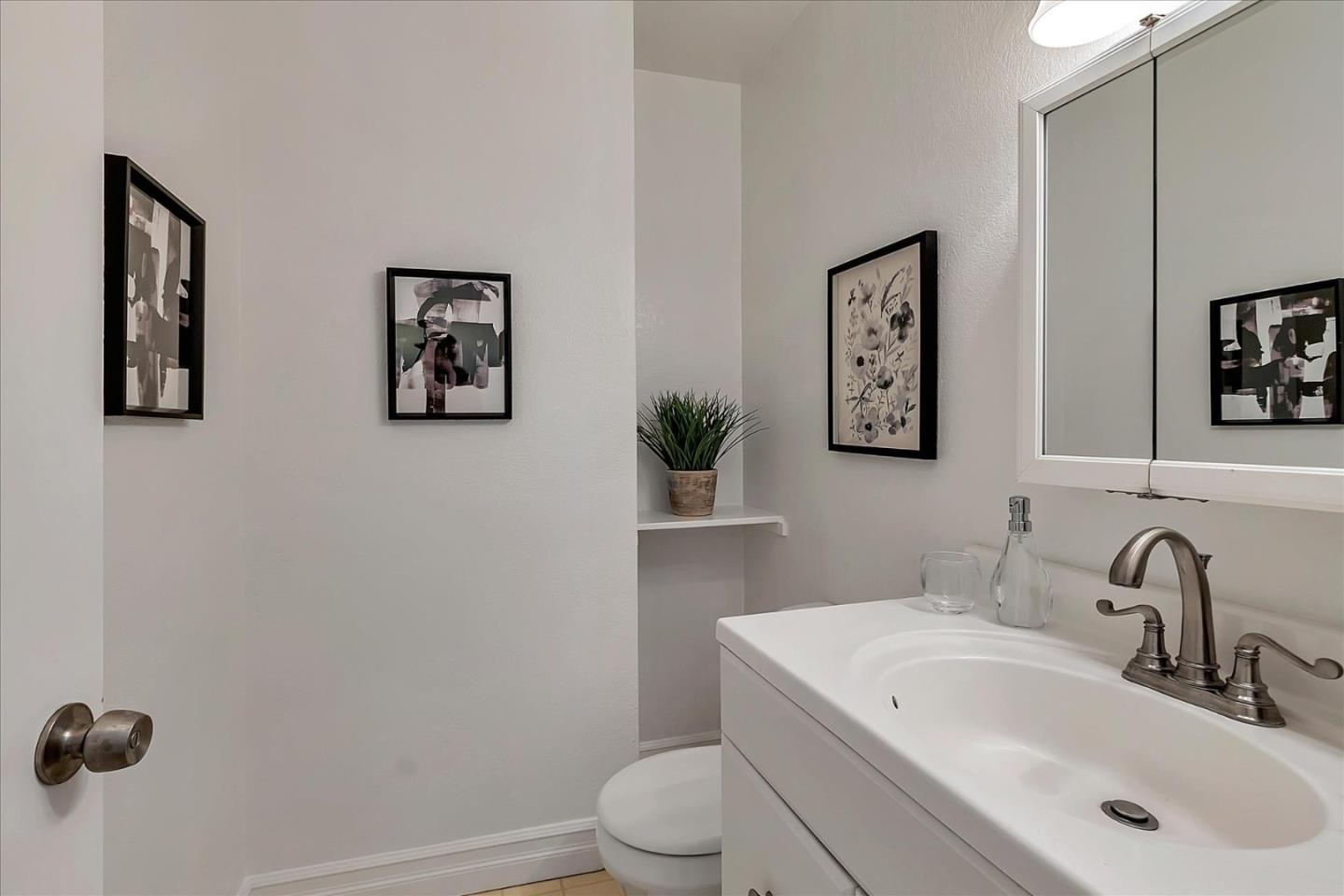 Detail Gallery Image 20 of 39 For 2124 Canoas Garden Ave #2,  San Jose,  CA 95125 - 2 Beds | 1/1 Baths