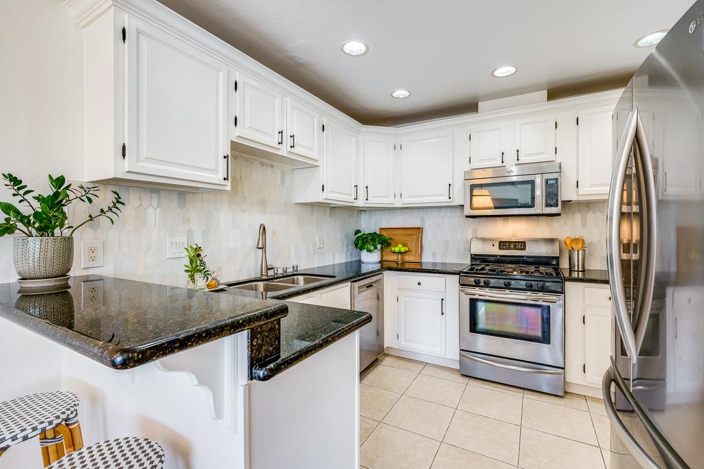 Detail Gallery Image 7 of 37 For 126 Falmouth Ct, Aptos,  CA 95003 - 2 Beds | 2 Baths