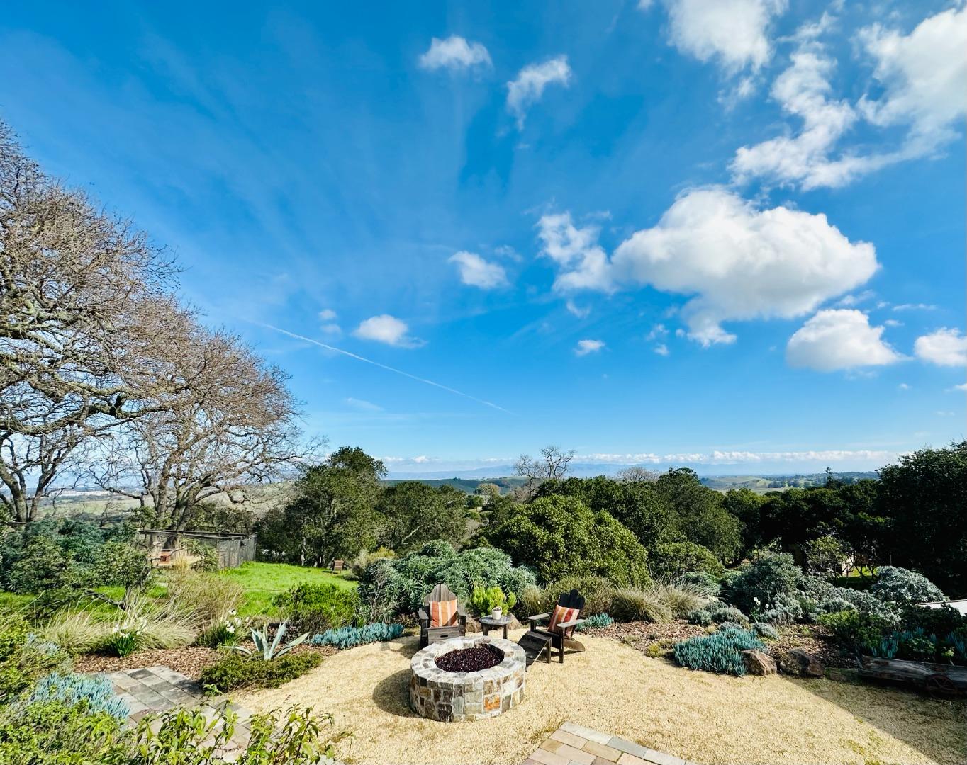 Detail Gallery Image 1 of 1 For 332 Westridge Dr, Portola Valley,  CA 94028 - 4 Beds | 4/1 Baths