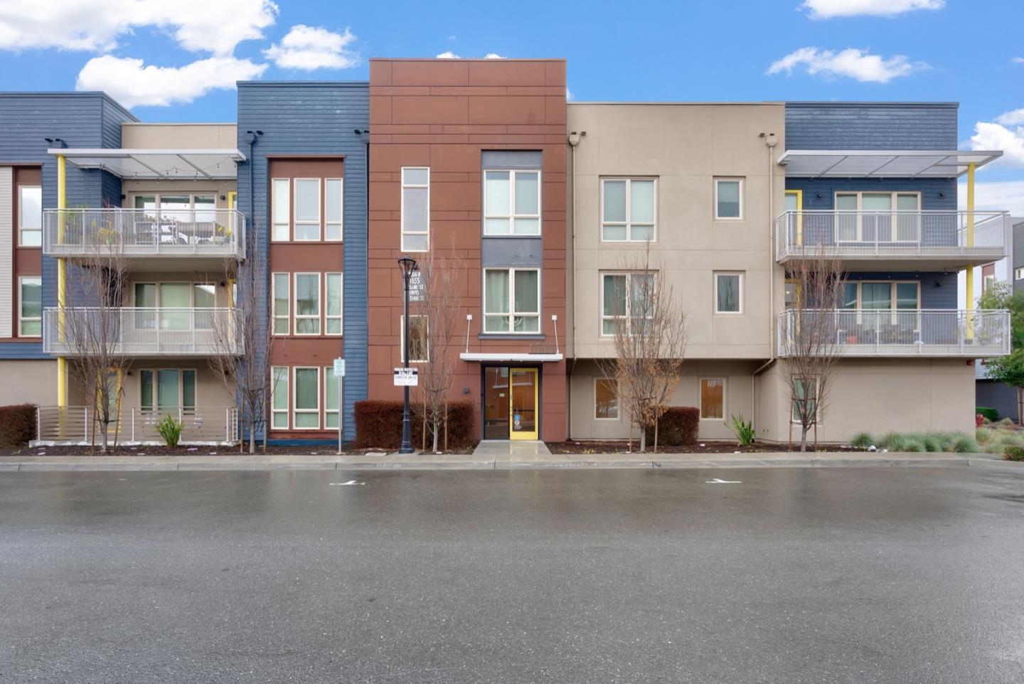 Detail Gallery Image 1 of 1 For 1655 Delano St #22,  Milpitas,  CA 95035 - 3 Beds | 2 Baths