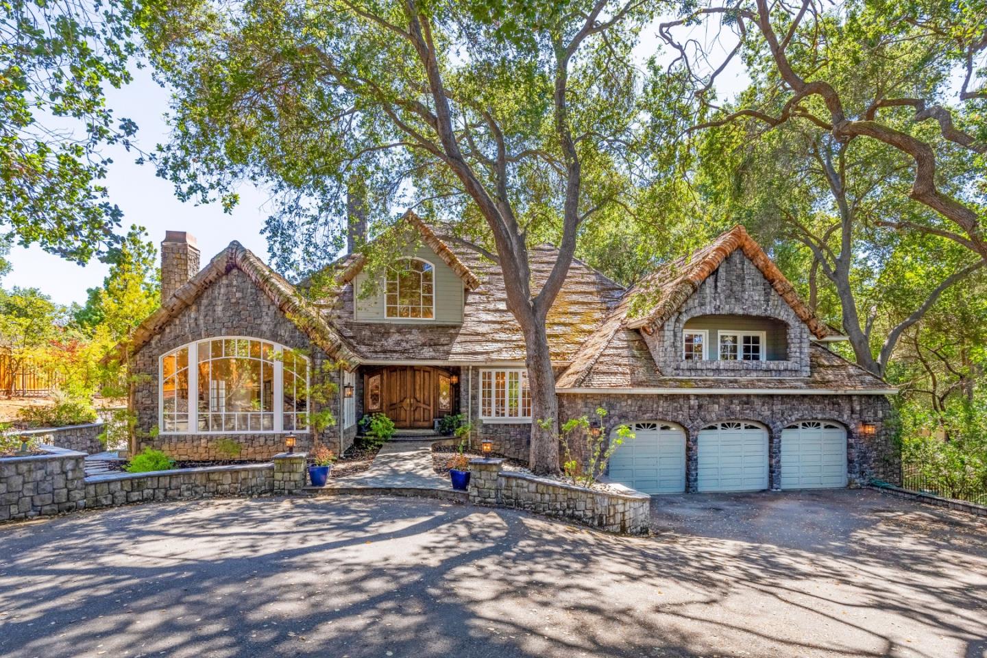 Photo of 18540 Bicknell Rd in Monte Sereno, CA