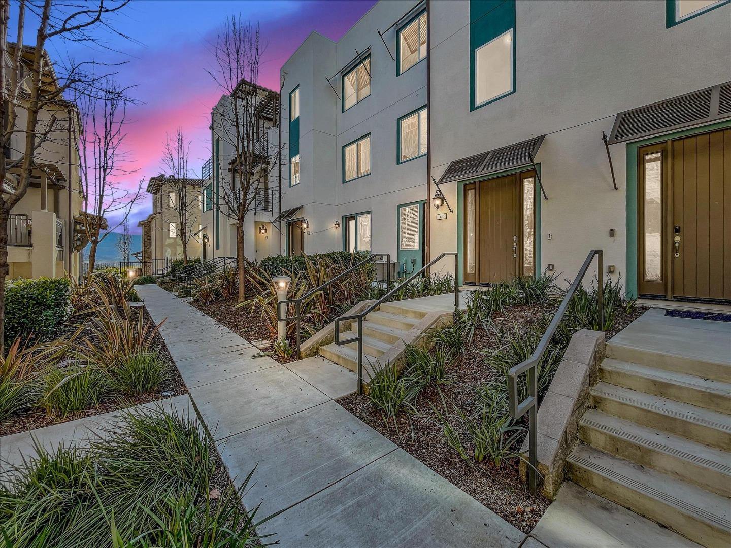 Detail Gallery Image 1 of 1 For 192 William Manly St #4,  San Jose,  CA 95136 - 4 Beds | 3/1 Baths