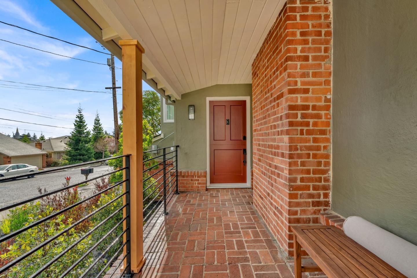 Detail Gallery Image 1 of 1 For 5063 Dublin Ave, Oakland,  CA 94602 - 3 Beds | 2 Baths