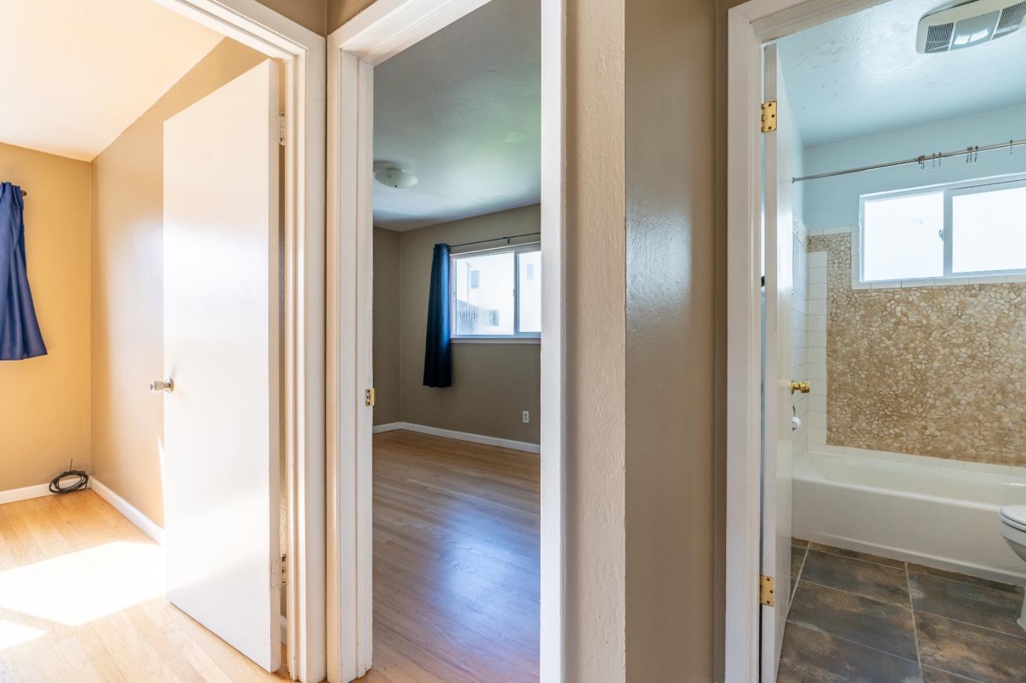 Detail Gallery Image 10 of 17 For 58 Santa Rosa Ave #B,  Pacifica,  CA 94044 - 2 Beds | 1 Baths