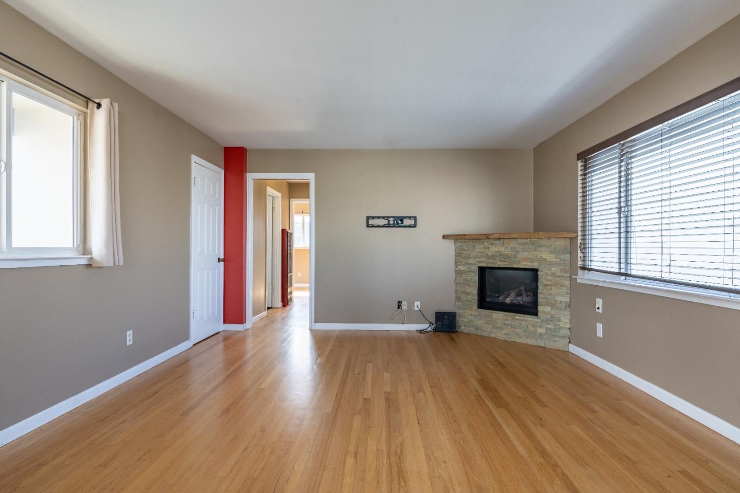 Detail Gallery Image 2 of 17 For 58 Santa Rosa Ave #B,  Pacifica,  CA 94044 - 2 Beds | 1 Baths