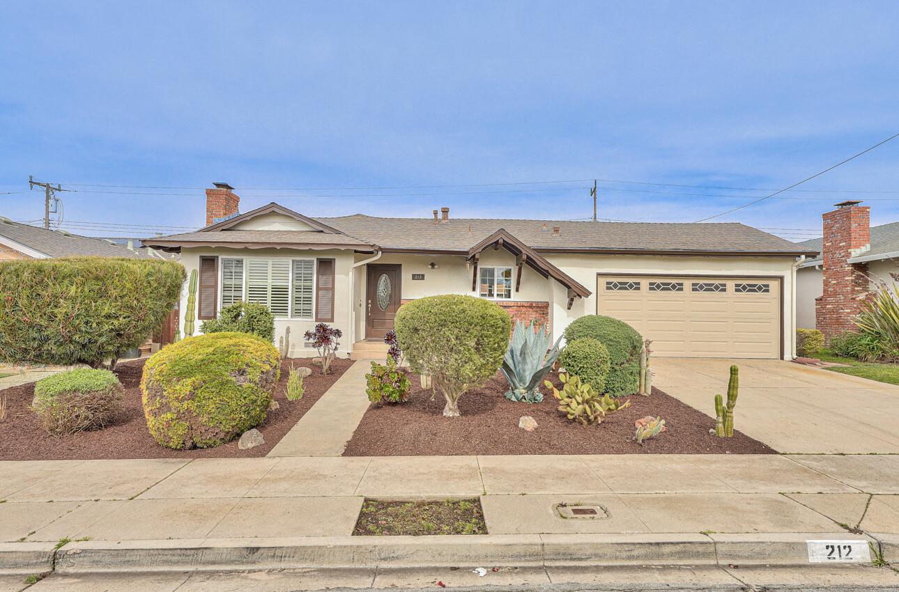 Detail Gallery Image 1 of 1 For 212 Larkspur Dr, Salinas,  CA 93906 - 3 Beds | 2 Baths