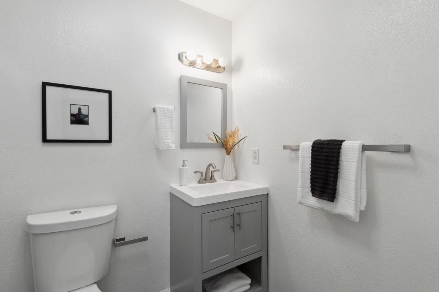 Detail Gallery Image 17 of 24 For 25090 Copa Del Oro Dr #201,  Hayward,  CA 94545 - 1 Beds | 1 Baths