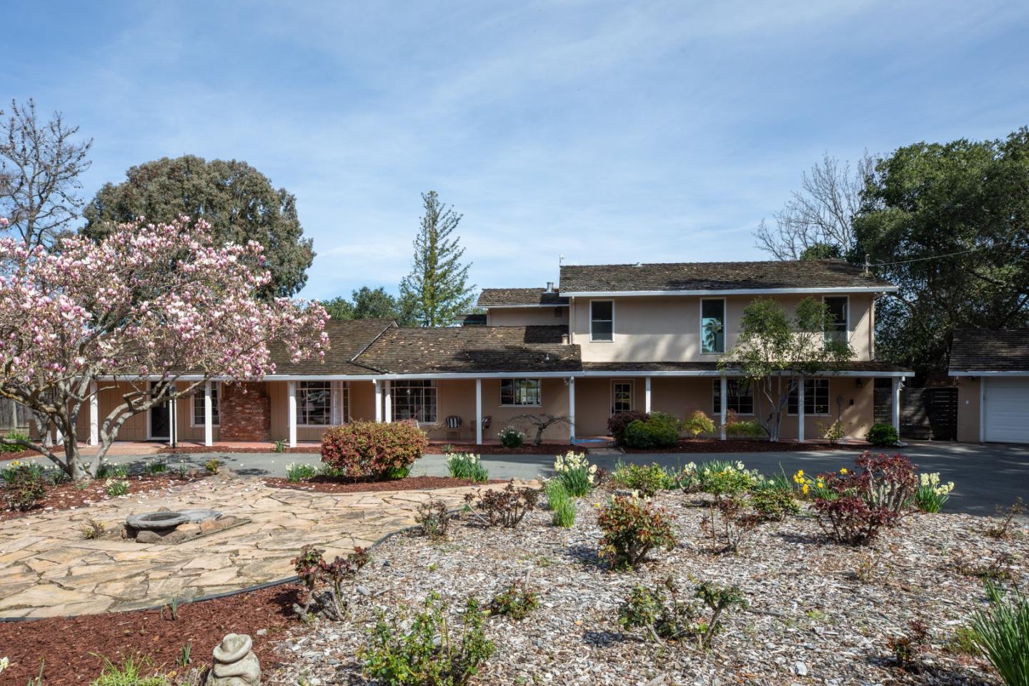 Detail Gallery Image 1 of 1 For 25625 Elena Rd, Los Altos Hills,  CA 94022 - 6 Beds | 4 Baths