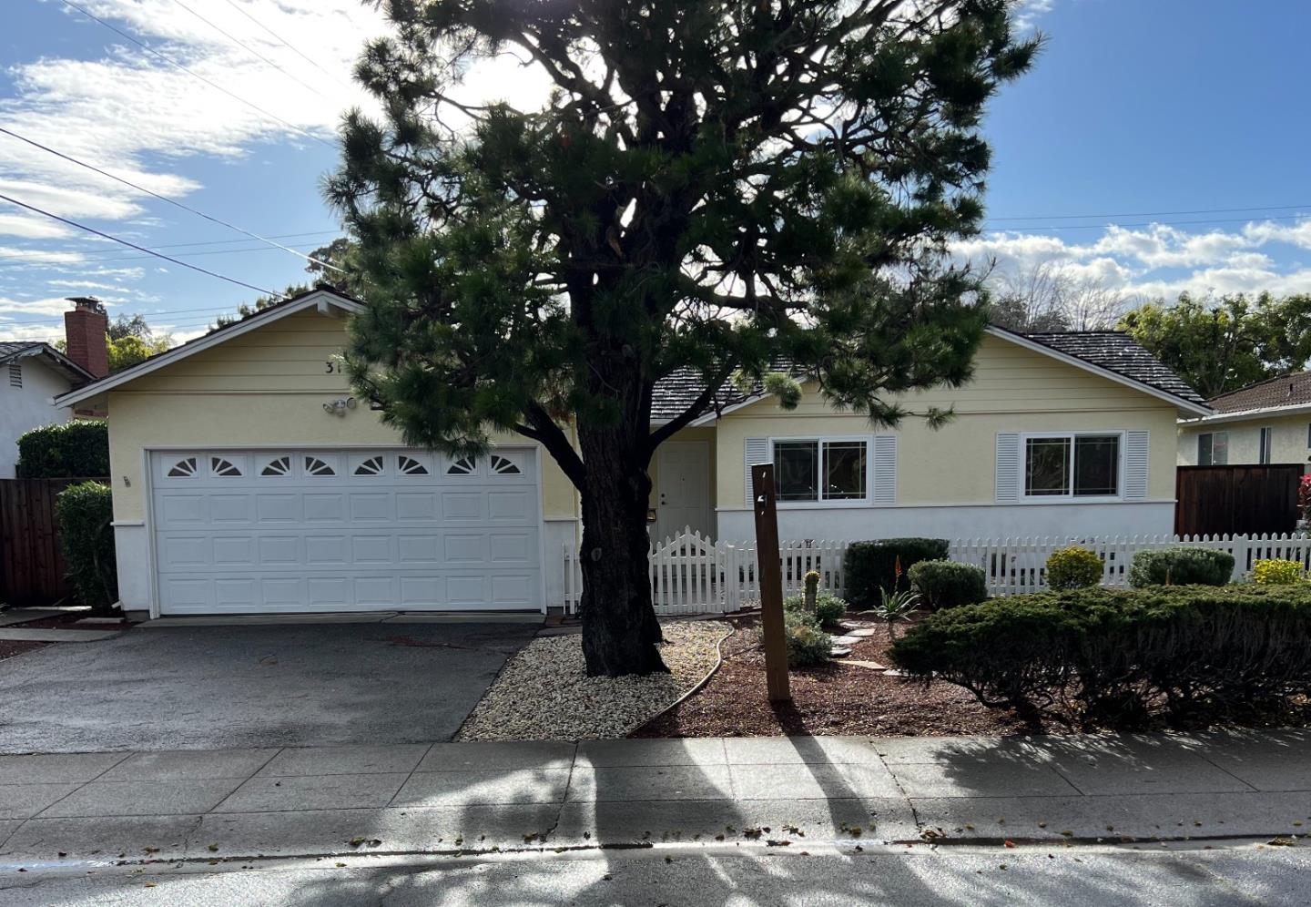 Detail Gallery Image 1 of 1 For 317 W Meadow Dr, Palo Alto,  CA 94306 - 4 Beds | 2 Baths