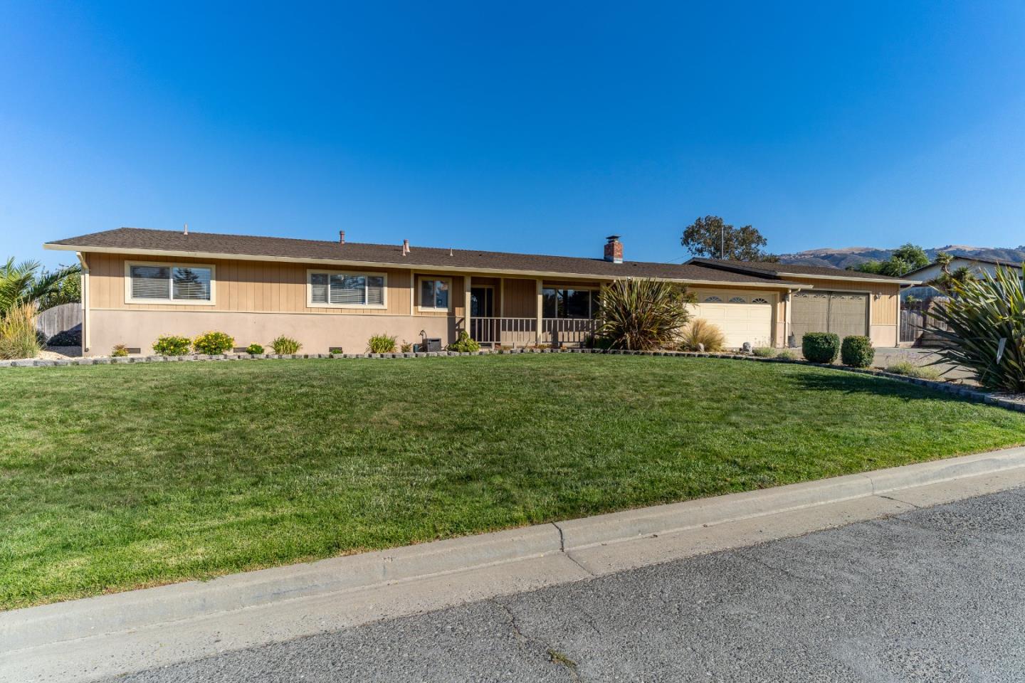 Photo of 22115 Berry Dr in Salinas, CA