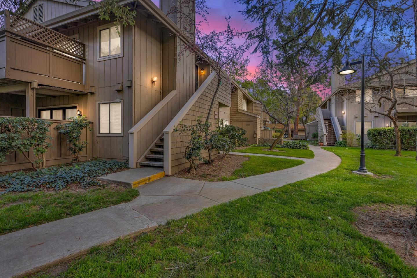 Detail Gallery Image 1 of 1 For 5692 Makati Cir #E,  San Jose,  CA 95123 - 2 Beds | 2 Baths