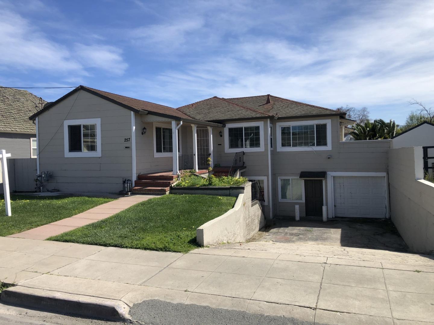 Photo of 257 Clay St in Salinas, CA