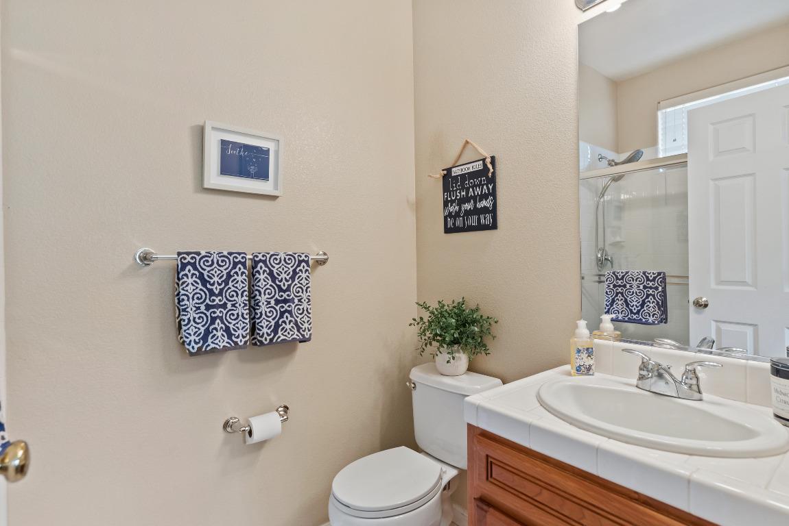 Detail Gallery Image 27 of 47 For 7145 Lahinch Dr, Gilroy,  CA 95020 - 5 Beds | 3/1 Baths