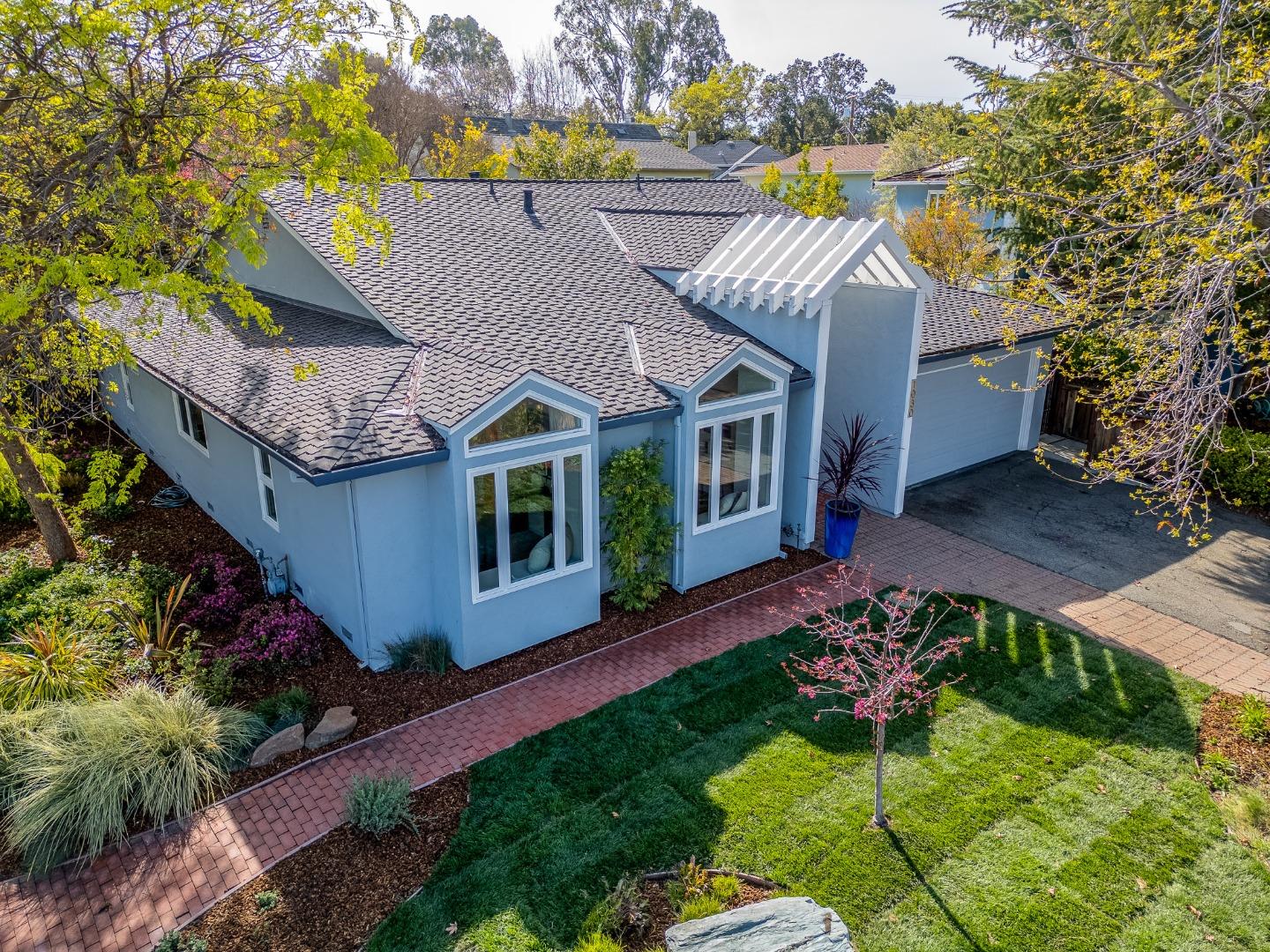 Photo of 1030 Paradise Wy in Palo Alto, CA