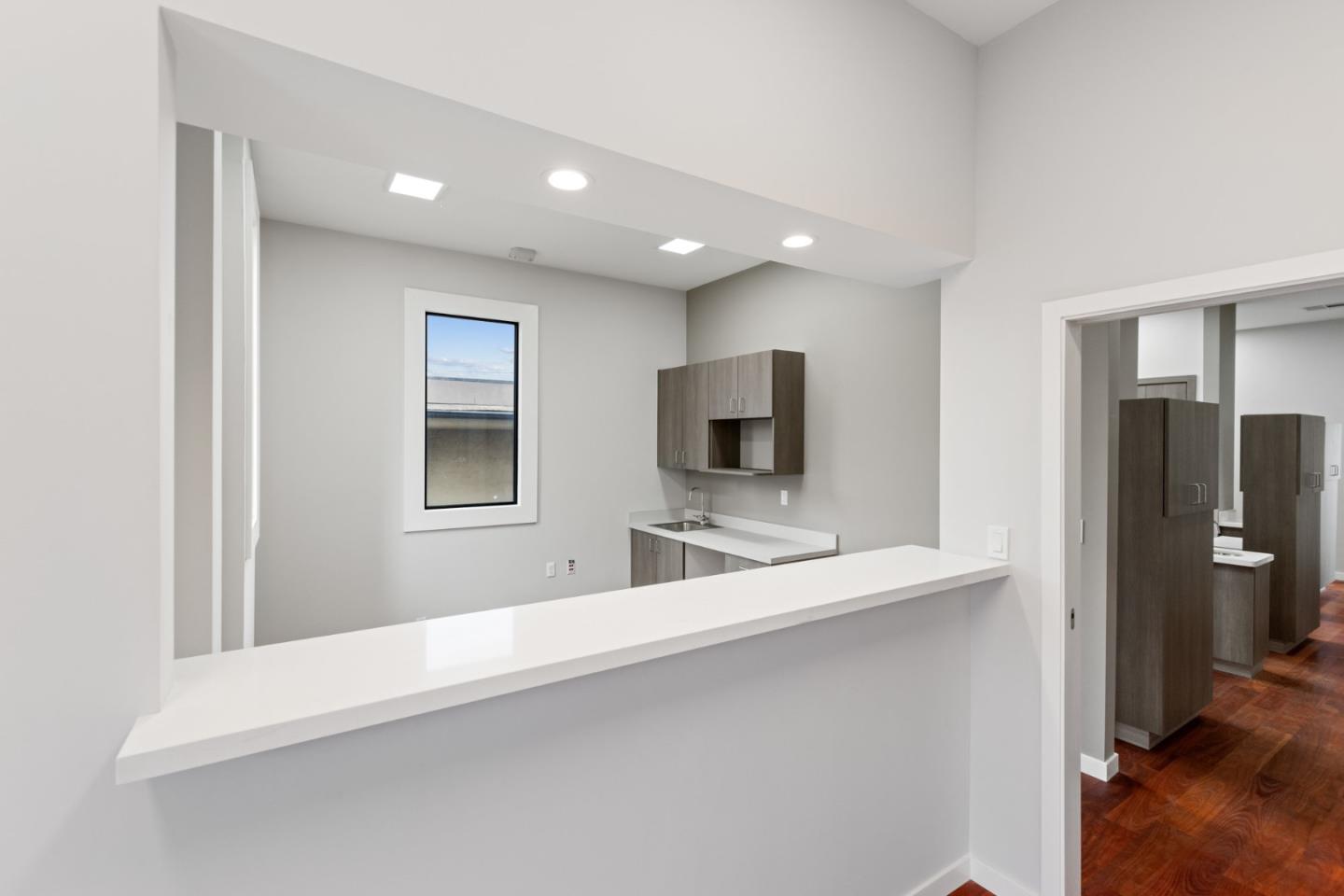 Detail Gallery Image 2 of 10 For 420 Peninsula Ave #3,  San Mateo,  CA 94401 - – Beds | – Baths