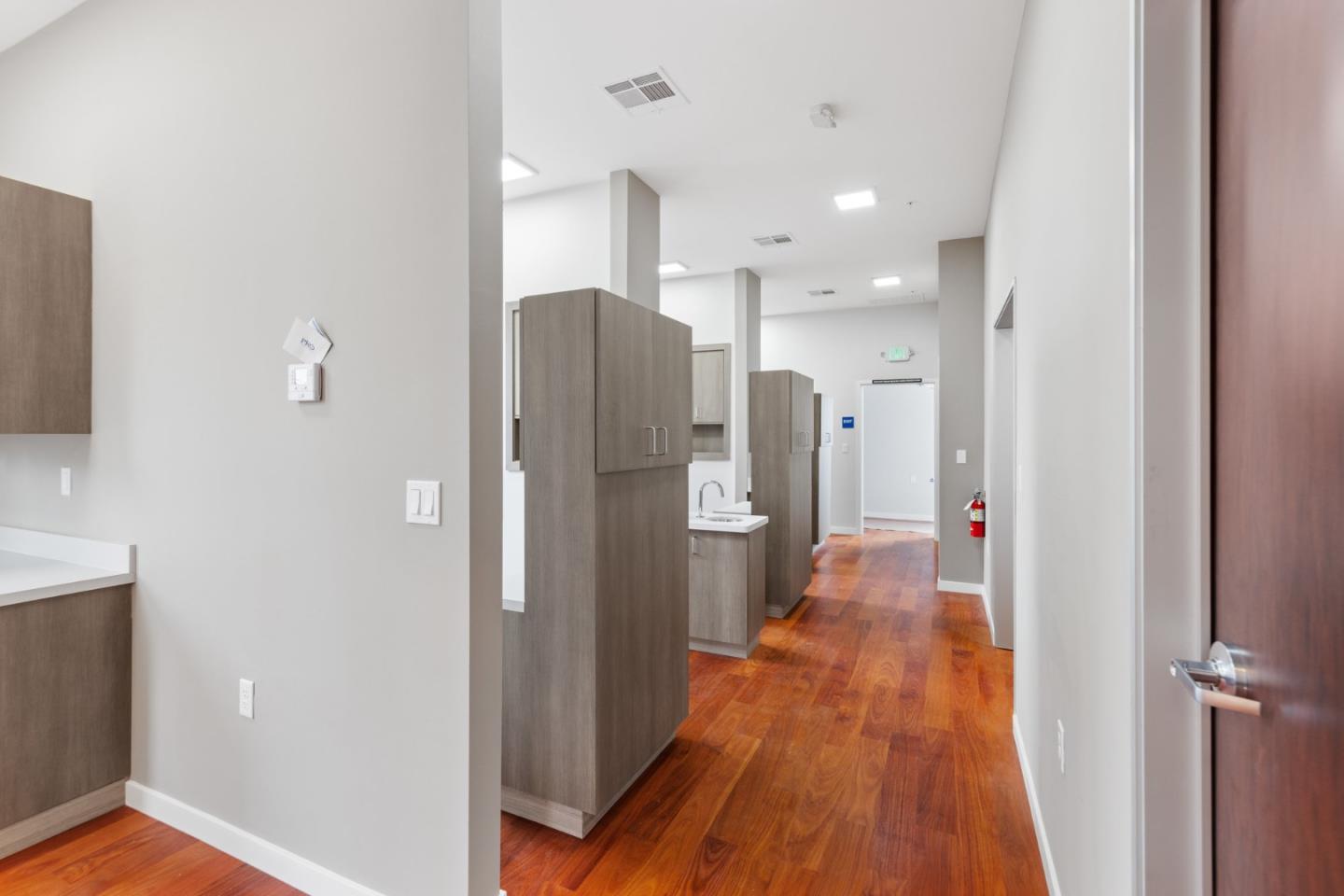 Detail Gallery Image 3 of 10 For 420 Peninsula Ave #3,  San Mateo,  CA 94401 - – Beds | – Baths
