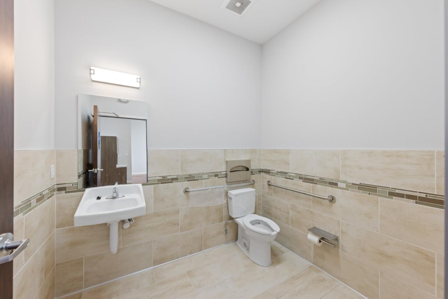 Detail Gallery Image 7 of 10 For 420 Peninsula Ave #3,  San Mateo,  CA 94401 - – Beds | – Baths