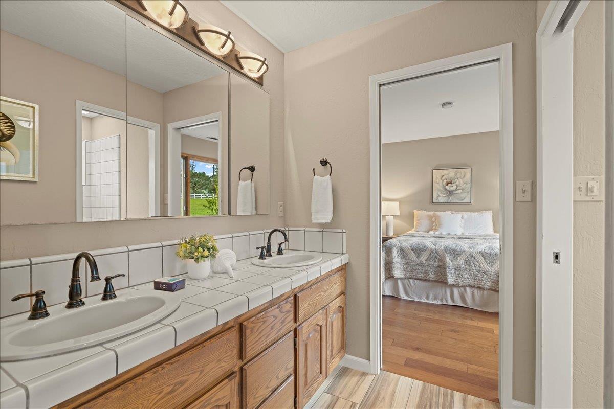 Detail Gallery Image 30 of 66 For 24360 Loma Prieta Ave, Los Gatos,  CA 95033 - 6 Beds | 6/1 Baths