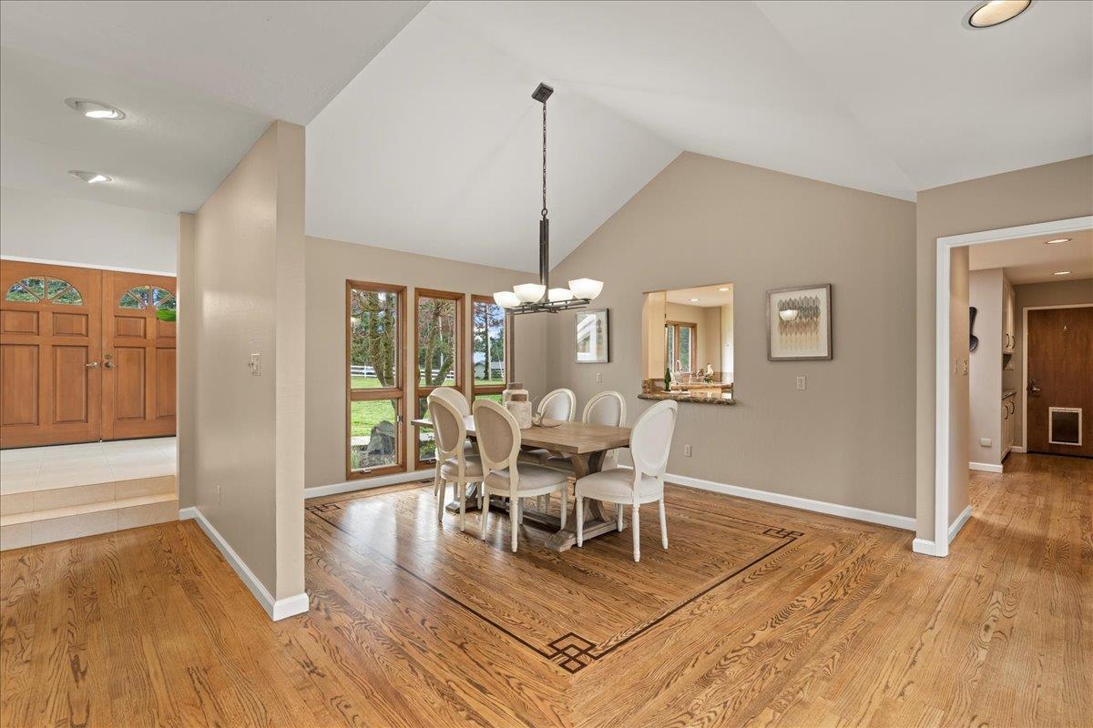 Detail Gallery Image 7 of 66 For 24360 Loma Prieta Ave, Los Gatos,  CA 95033 - 6 Beds | 6/1 Baths