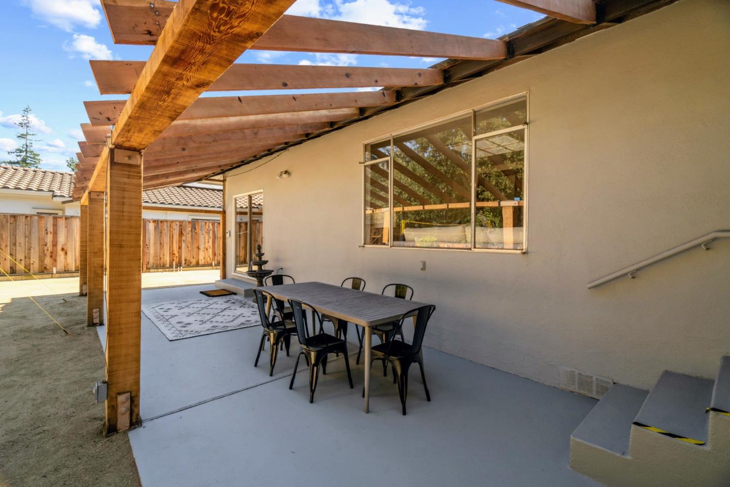 10602 Creston Dr, Los Altos, CA 94024 4 Beds 2 Baths (Active