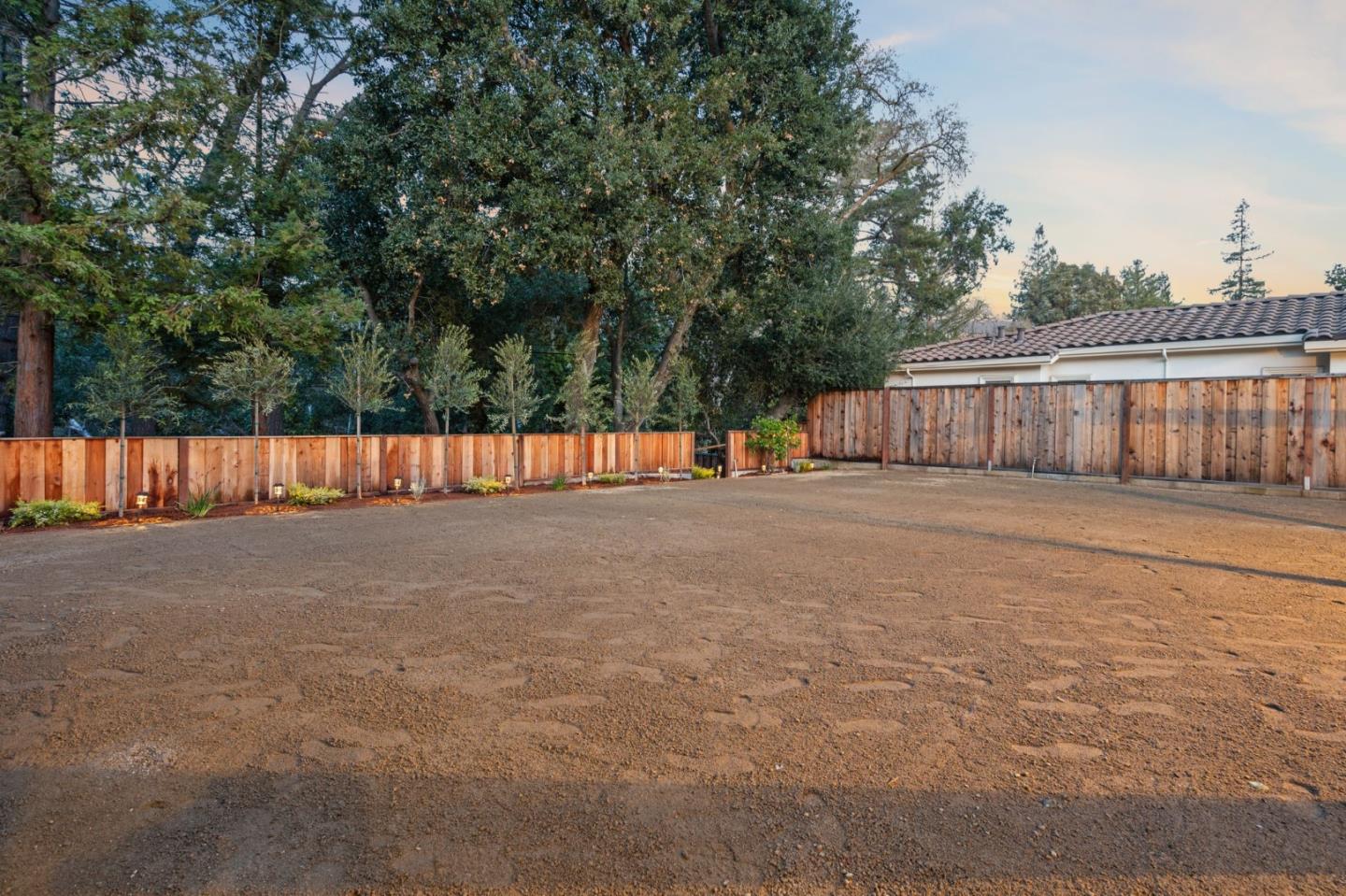 10602 Creston Dr, Los Altos, CA 94024 4 Beds 2 Baths (Active