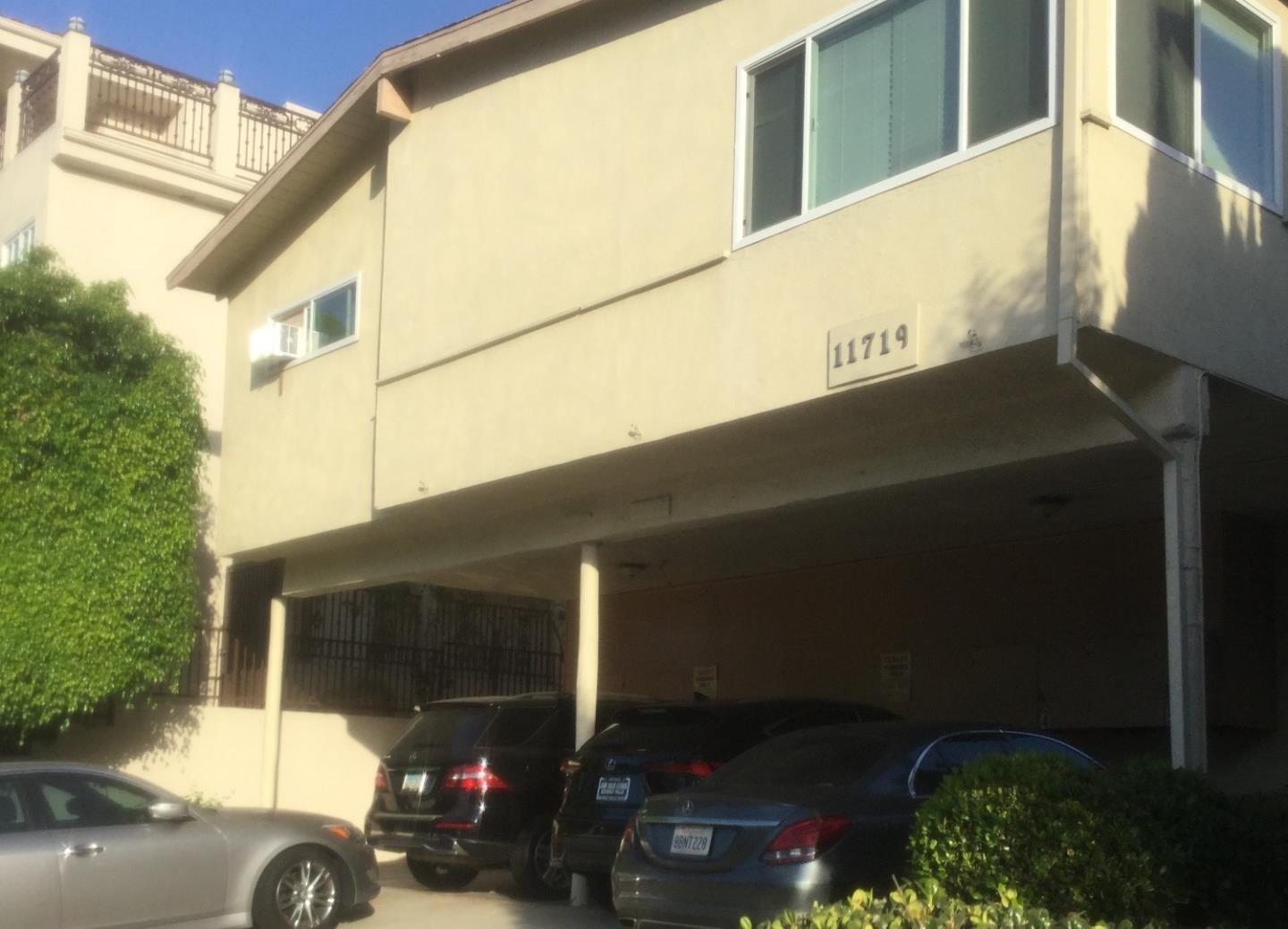 11719 Mayfield Ave Apt 1, Los Angeles, CA 90049