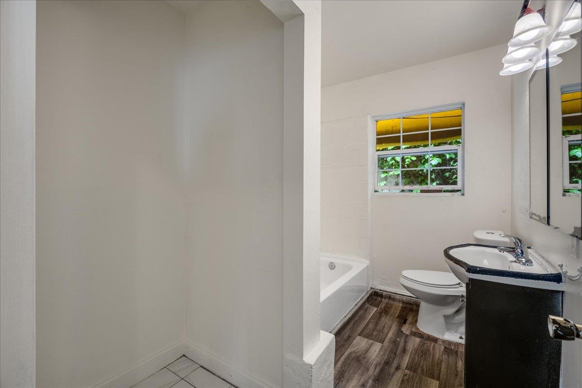 Detail Gallery Image 13 of 17 For 1065 W El Camino Real, Mountain View,  CA 94040 - 2 Beds | 1 Baths