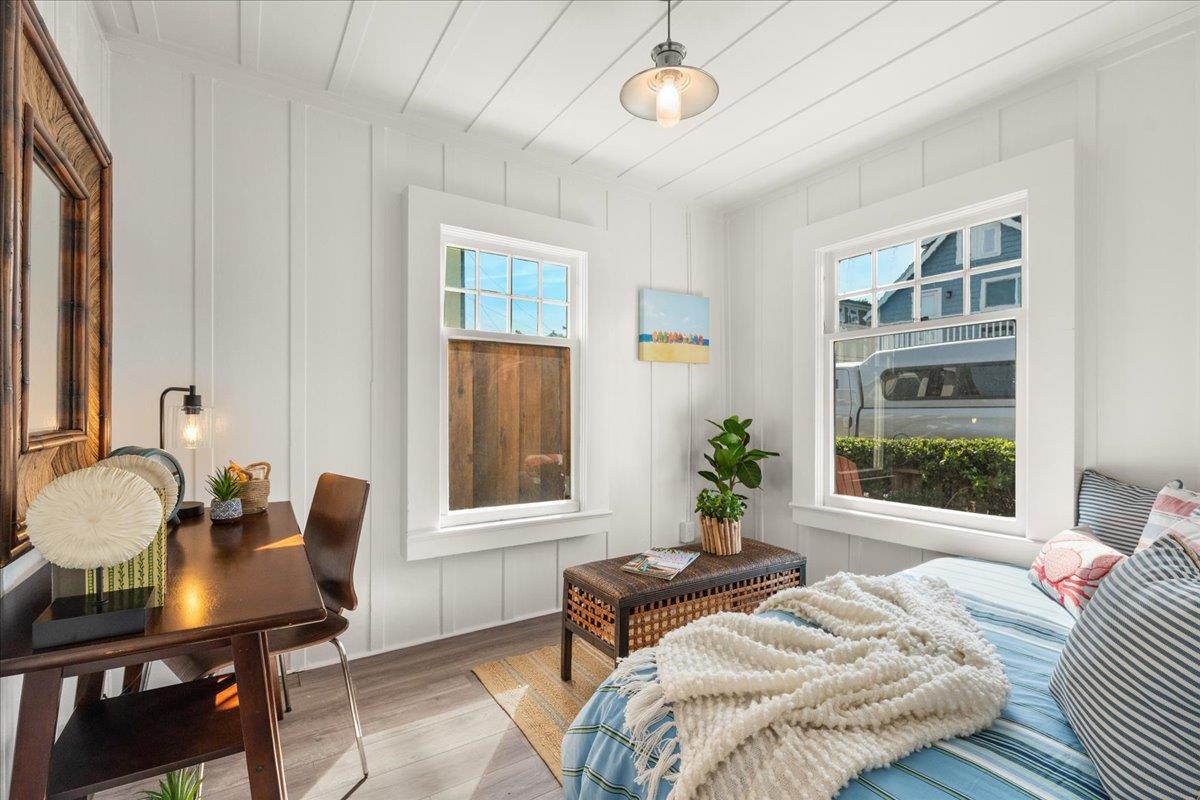 Detail Gallery Image 11 of 24 For 220 Cypress Ave, Santa Cruz,  CA 95062 - 2 Beds | 1 Baths