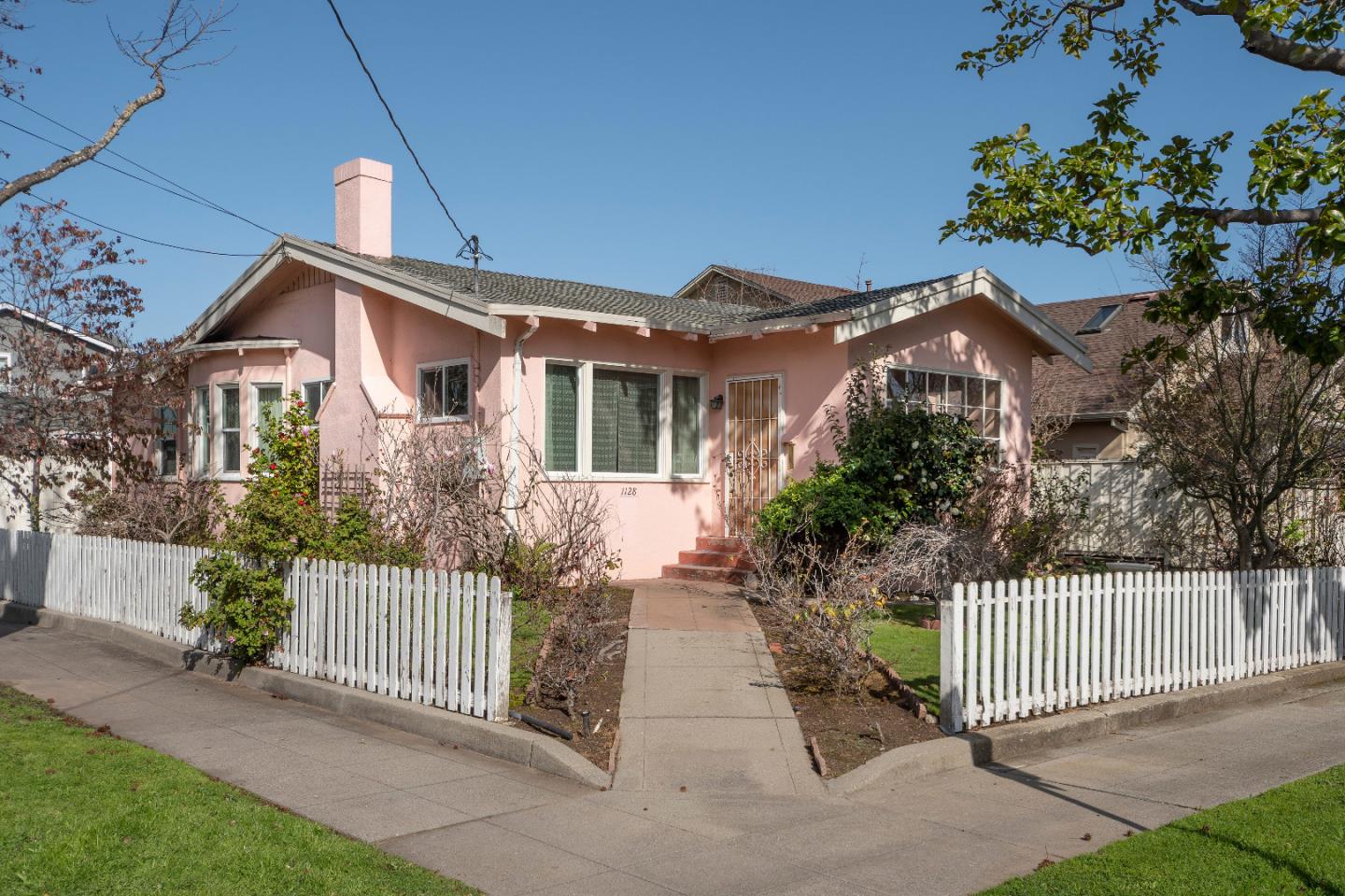 1128 Lincoln Avenue, Burlingame, California 94010, 2 Bedrooms Bedrooms, ,1 BathroomBathrooms,Residential,Sold,1128 Lincoln Avenue,ML81957152