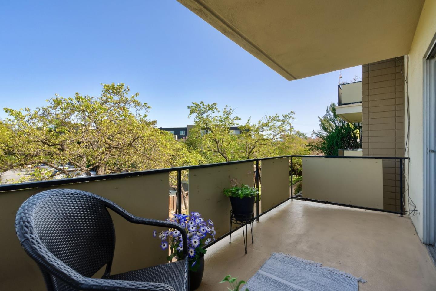 Detail Gallery Image 13 of 37 For 3050 Los Prados St #6,  San Mateo,  CA 94403 - 1 Beds | 1 Baths