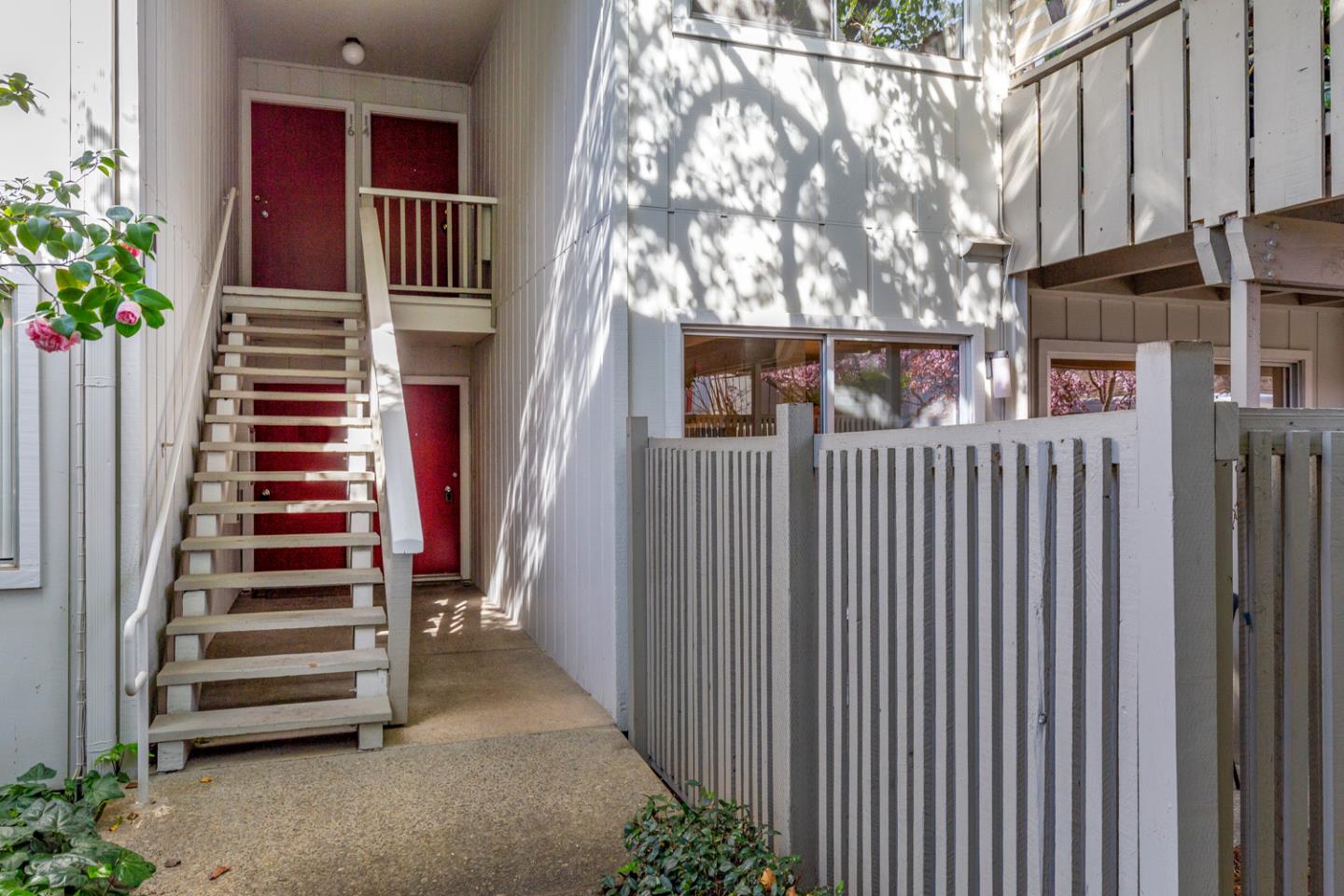 Detail Gallery Image 1 of 1 For 255 S Rengstorff Ave #13,  Mountain View,  CA 94040 - 1 Beds | 1 Baths
