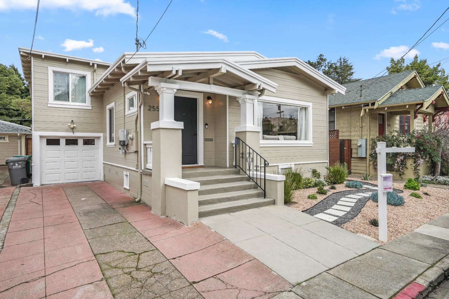 Photo of 2554 Pleasant St in Oakland, CA