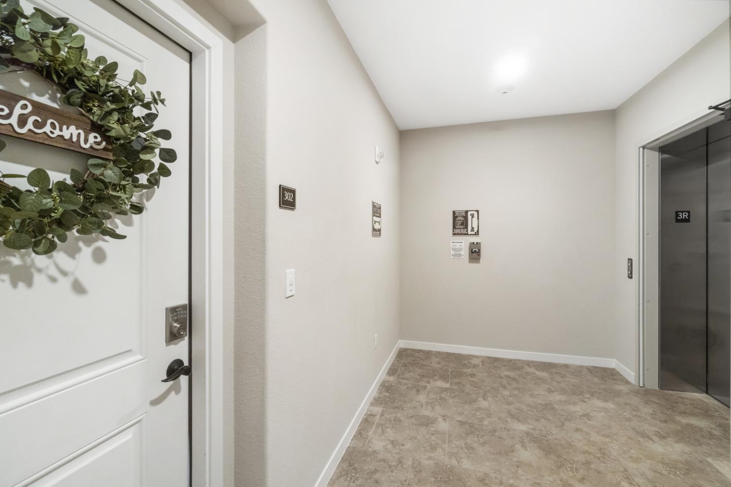 Detail Gallery Image 4 of 28 For 1057 Foxglove Pl #302,  San Jose,  CA 95131 - 3 Beds | 2/1 Baths