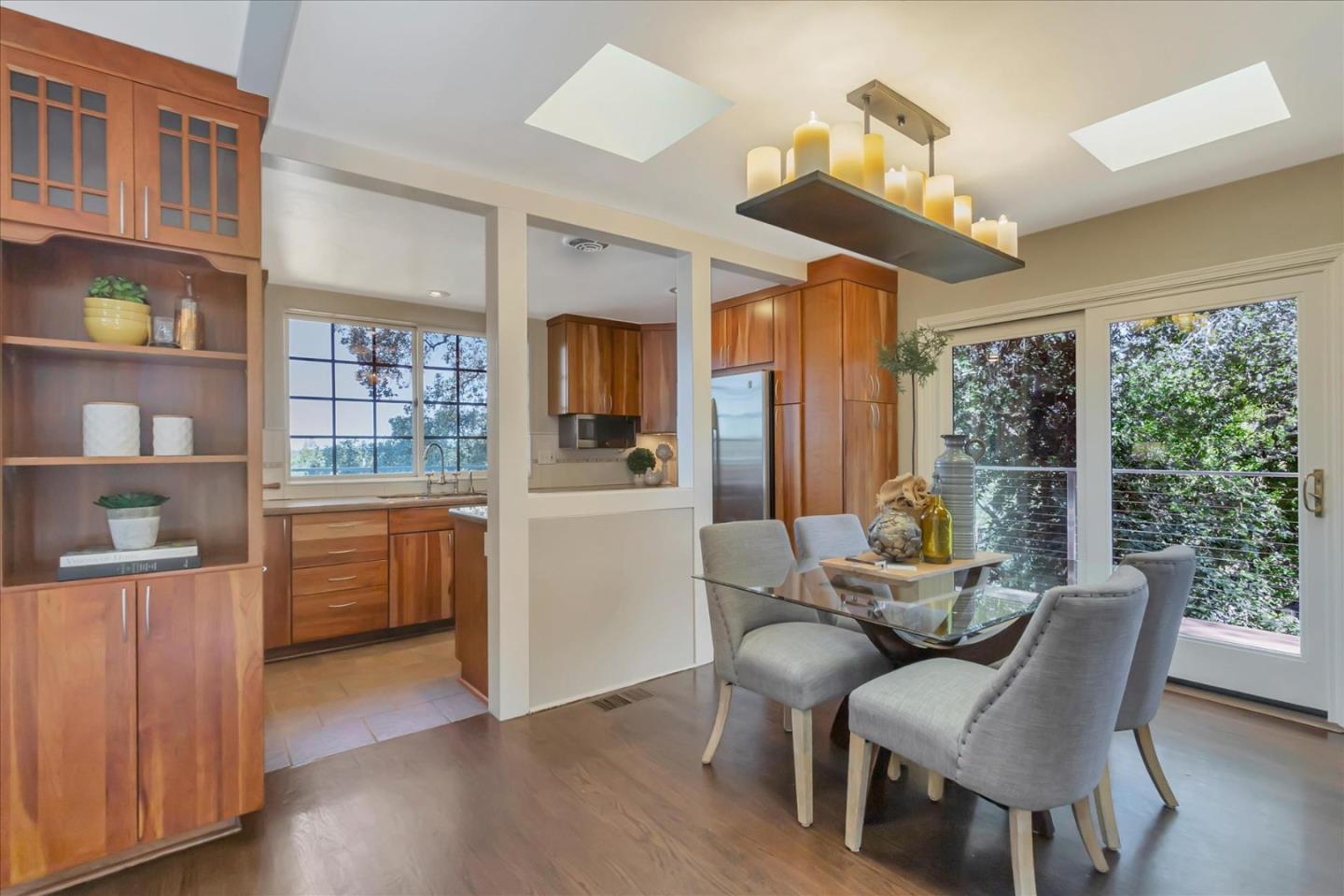 Detail Gallery Image 13 of 72 For 147 Cleland Ave, Los Gatos,  CA 95030 - 4 Beds | 2/1 Baths