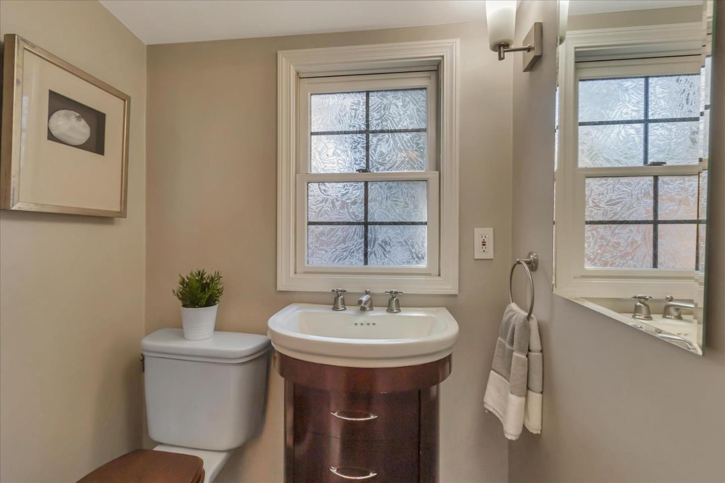 Detail Gallery Image 18 of 72 For 147 Cleland Ave, Los Gatos,  CA 95030 - 4 Beds | 2/1 Baths