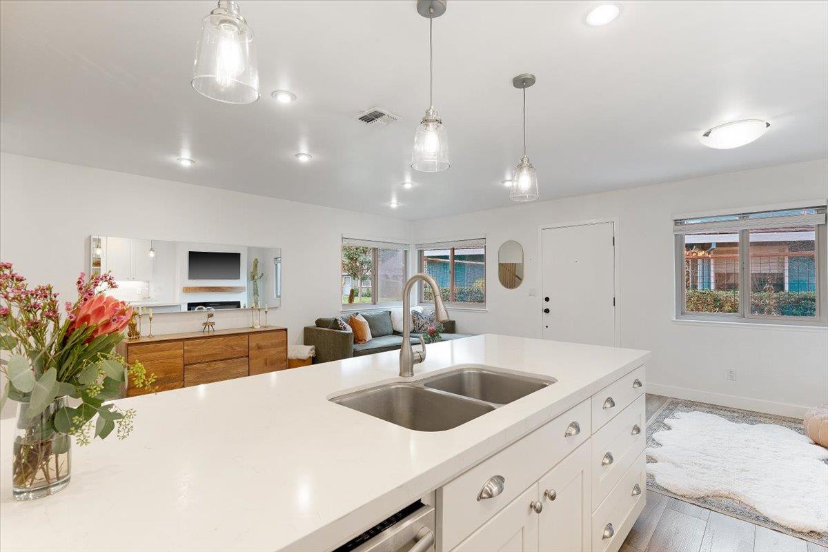 1420 Ruby Ct 2, Capitola, CA 95010 2 Beds 1 Baths (Contingent