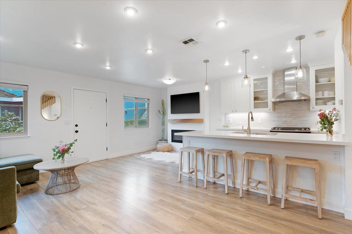 1420 Ruby Ct 2, Capitola, CA 95010 2 Beds 1 Baths (Contingent