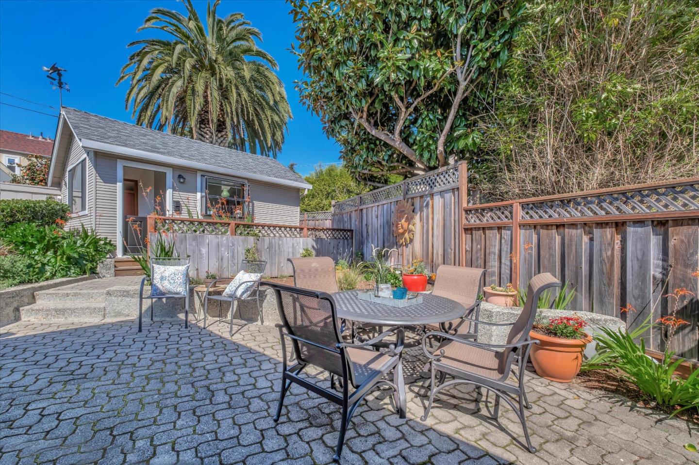Detail Gallery Image 29 of 46 For 202 Terrace Way, Capitola,  CA 95010 - 3 Beds | 3/1 Baths