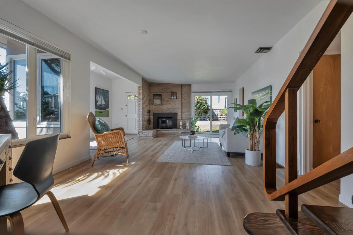 Detail Gallery Image 8 of 46 For 202 Terrace Way, Capitola,  CA 95010 - 3 Beds | 3/1 Baths
