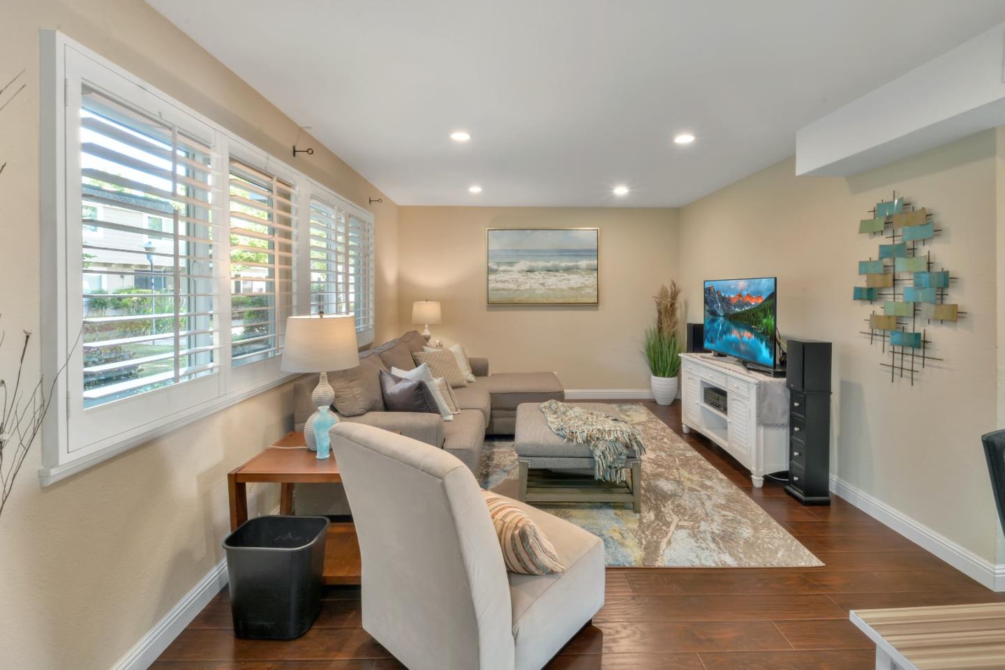 Detail Gallery Image 7 of 52 For 7086 Coral Gables Cir, San Jose,  CA 95139 - 3 Beds | 2/1 Baths