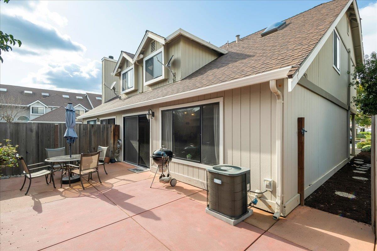 Detail Gallery Image 25 of 46 For 17081 Creekside Cir, Morgan Hill,  CA 95037 - 3 Beds | 2/1 Baths