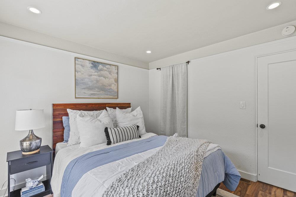Detail Gallery Image 9 of 20 For 908 Ruth Ct, Pacific Grove,  CA 93950 - 2 Beds | 1 Baths